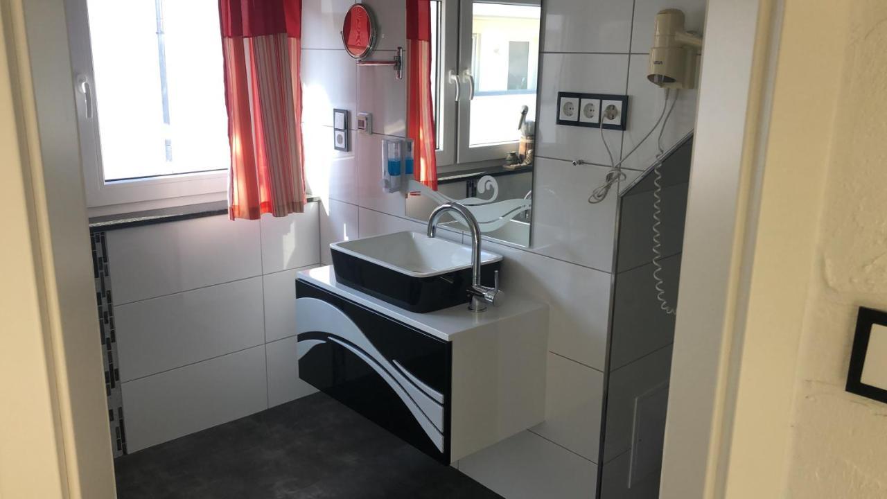 וארן Hotel Am Mueritzhafen Garni מראה חיצוני תמונה