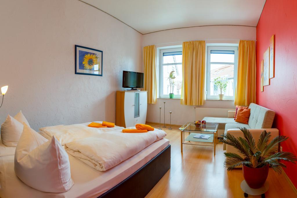 וארן Hotel Am Mueritzhafen Garni מראה חיצוני תמונה