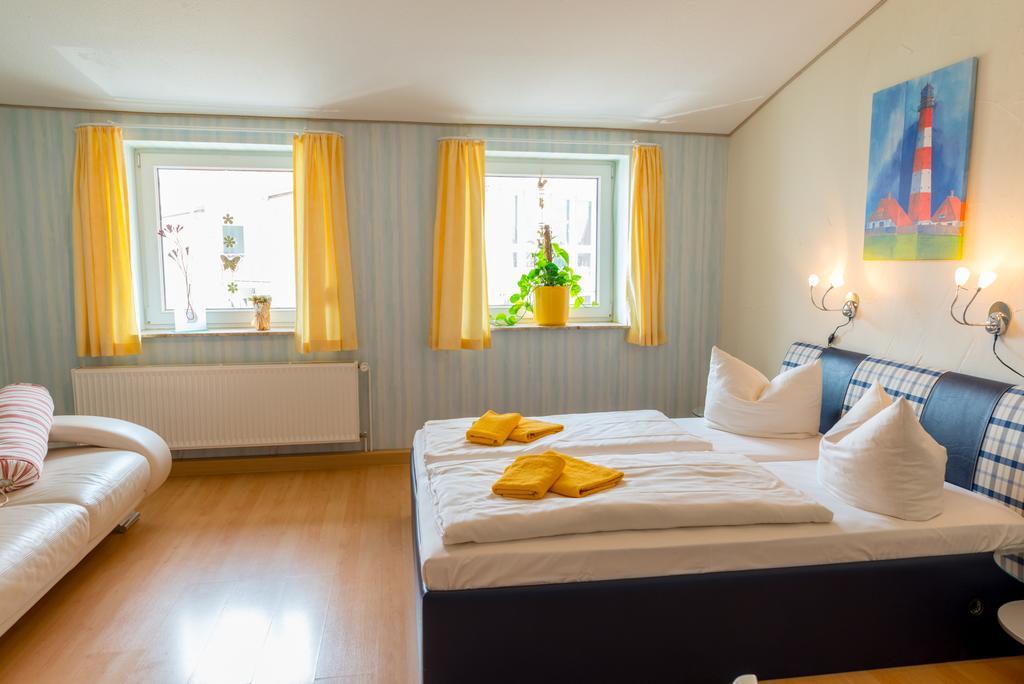 וארן Hotel Am Mueritzhafen Garni מראה חיצוני תמונה