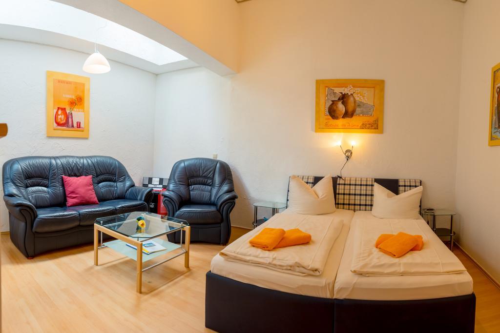 וארן Hotel Am Mueritzhafen Garni מראה חיצוני תמונה