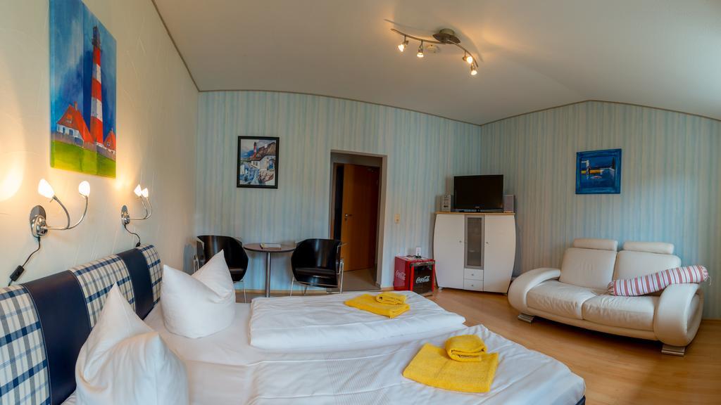 וארן Hotel Am Mueritzhafen Garni מראה חיצוני תמונה