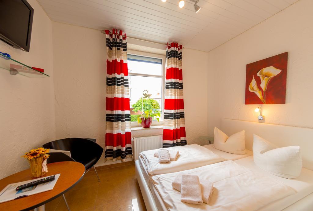 וארן Hotel Am Mueritzhafen Garni מראה חיצוני תמונה