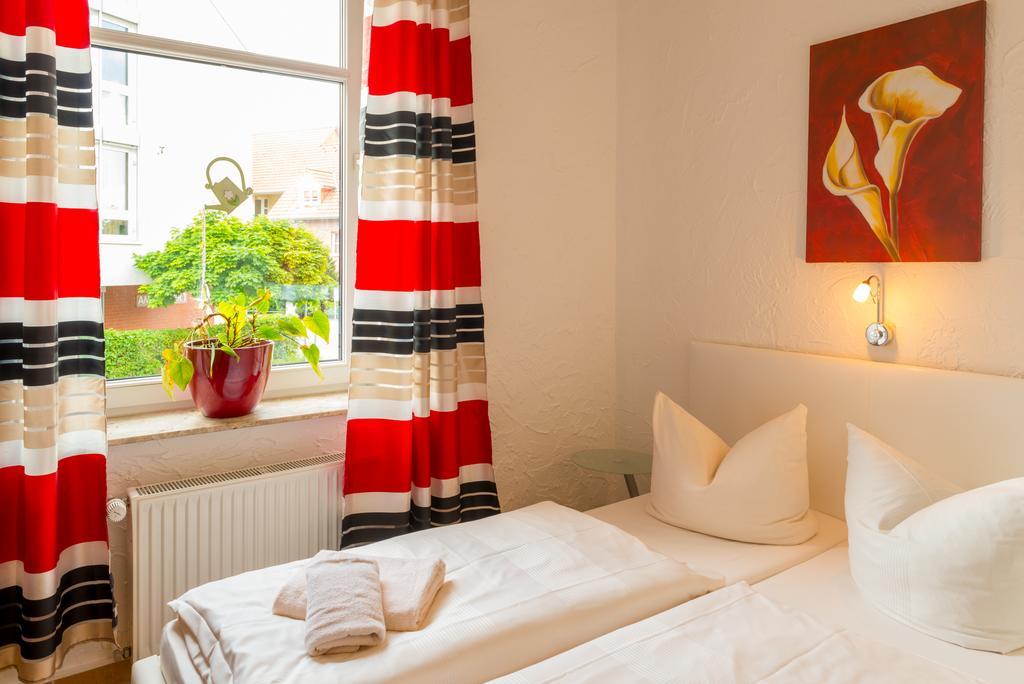 וארן Hotel Am Mueritzhafen Garni מראה חיצוני תמונה