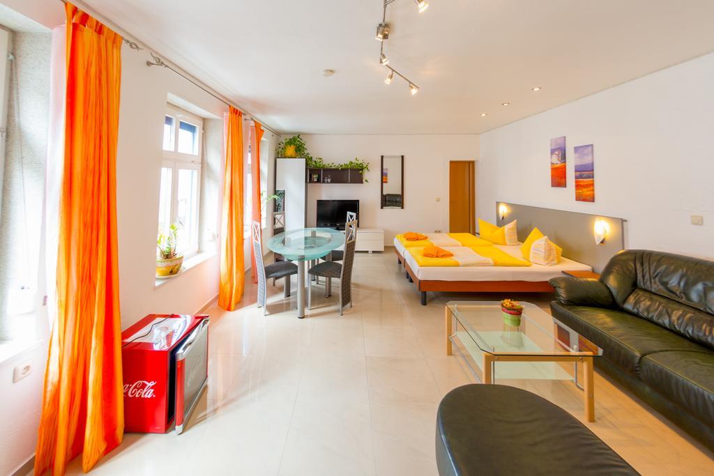 וארן Hotel Am Mueritzhafen Garni מראה חיצוני תמונה