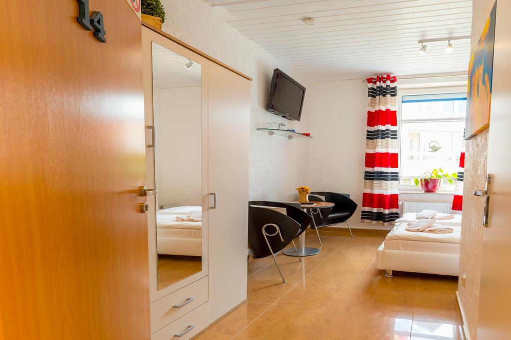 וארן Hotel Am Mueritzhafen Garni מראה חיצוני תמונה