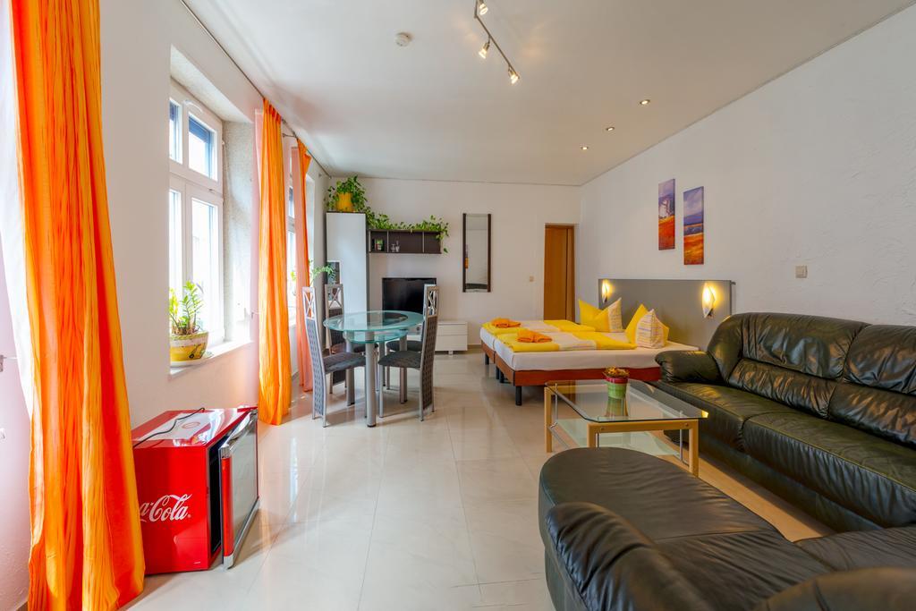 וארן Hotel Am Mueritzhafen Garni מראה חיצוני תמונה