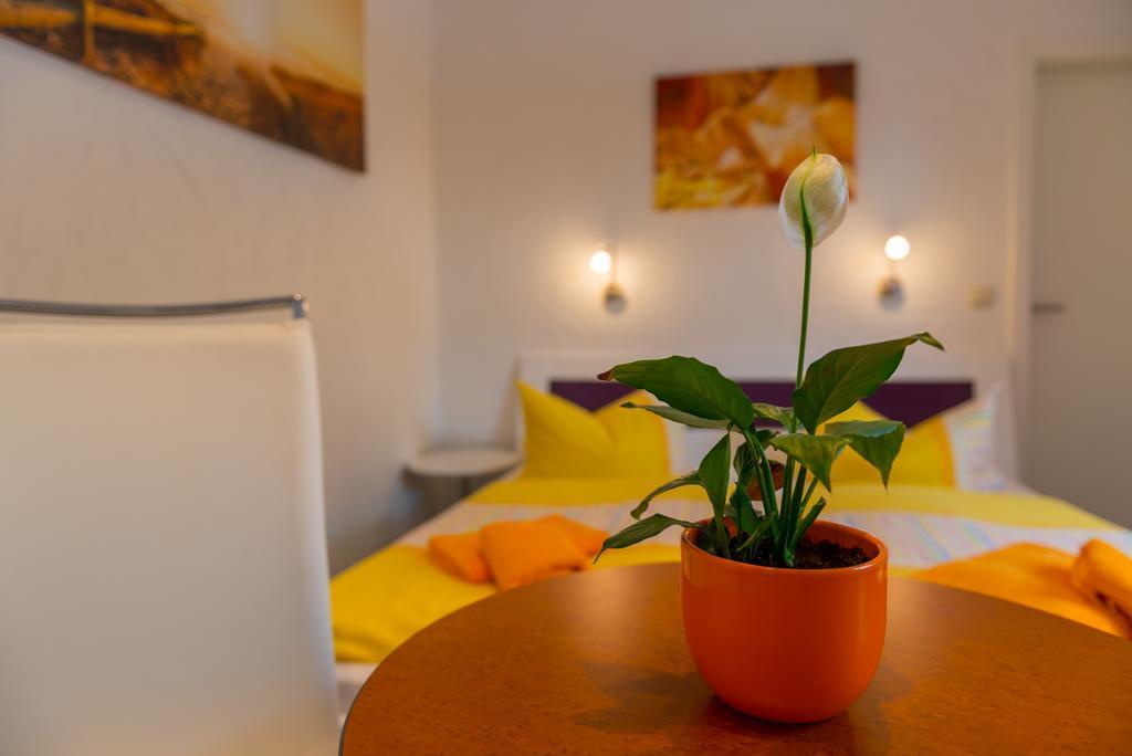 וארן Hotel Am Mueritzhafen Garni מראה חיצוני תמונה